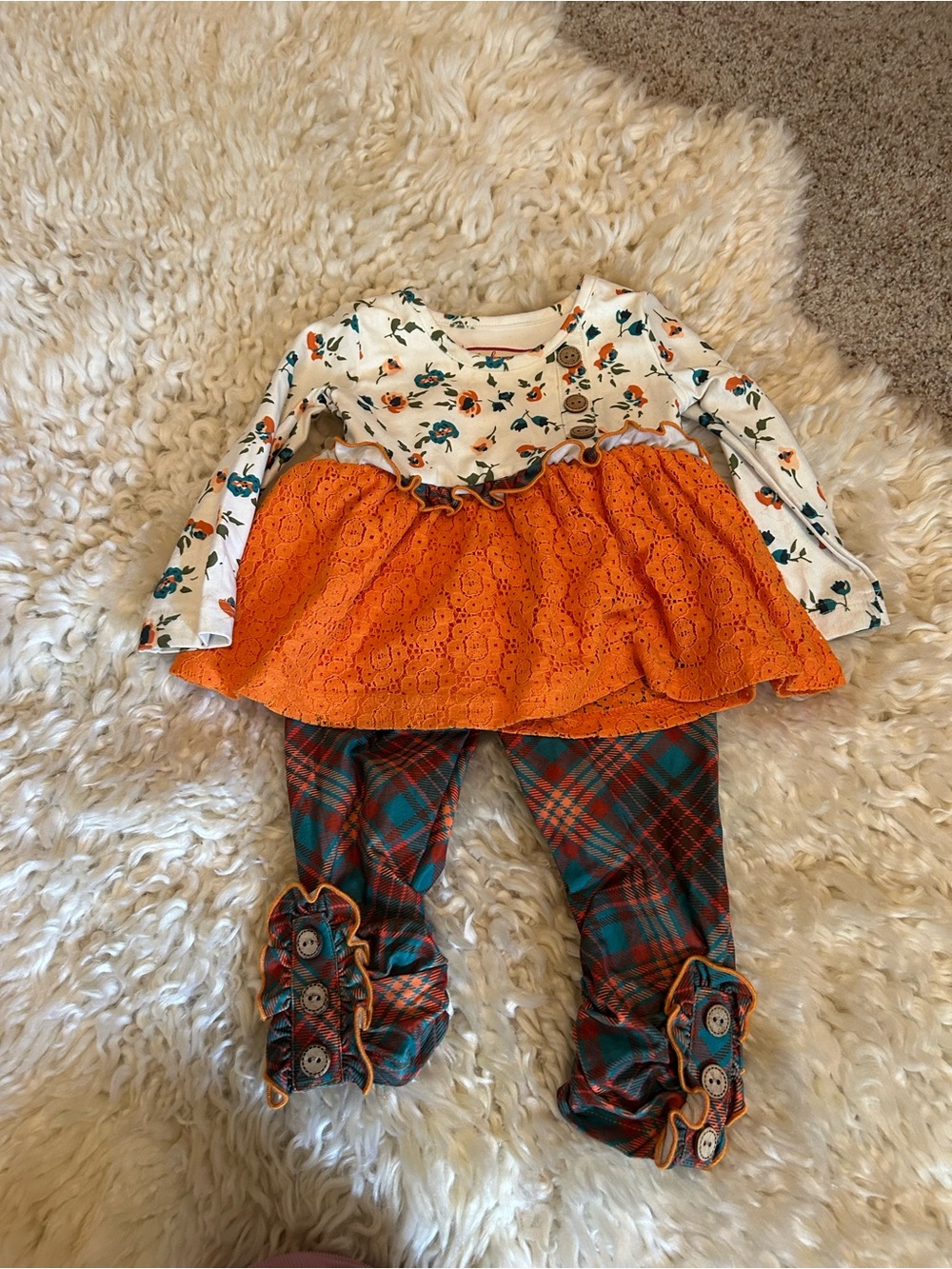 Cheeky Plum perfect fall two piece outfit, floral and plaid.